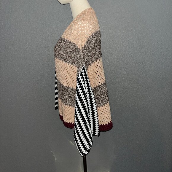 SAACHI Birdie Colorblock Crochet Cropped Sweater Cardigan Jacket -Made in India - Picture 8 of 13